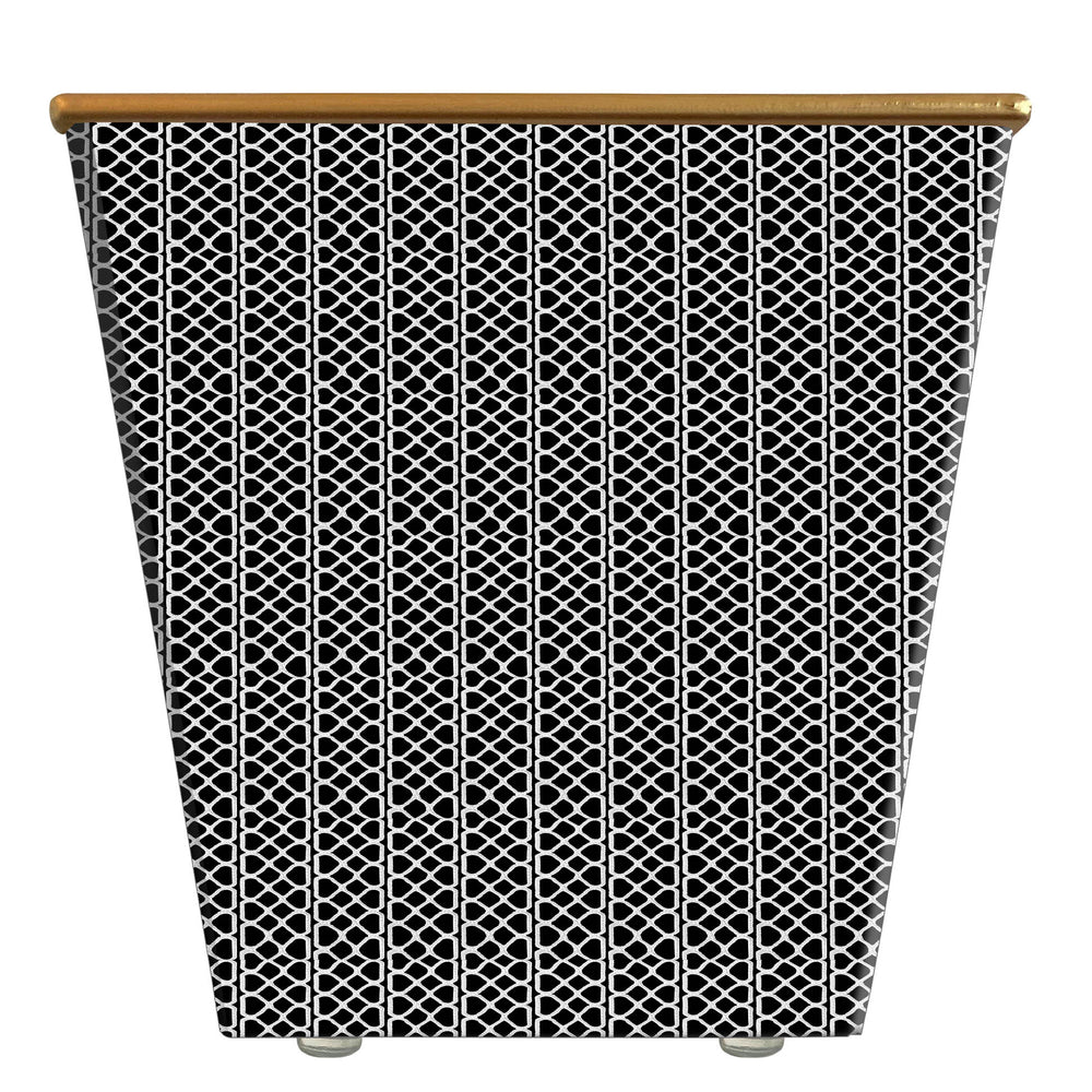 
            
                Load image into Gallery viewer, Mesh Chain Small Scale Print: Cachepot Container Only
            
        
